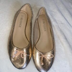 Musshoe gold ballet flats size 9